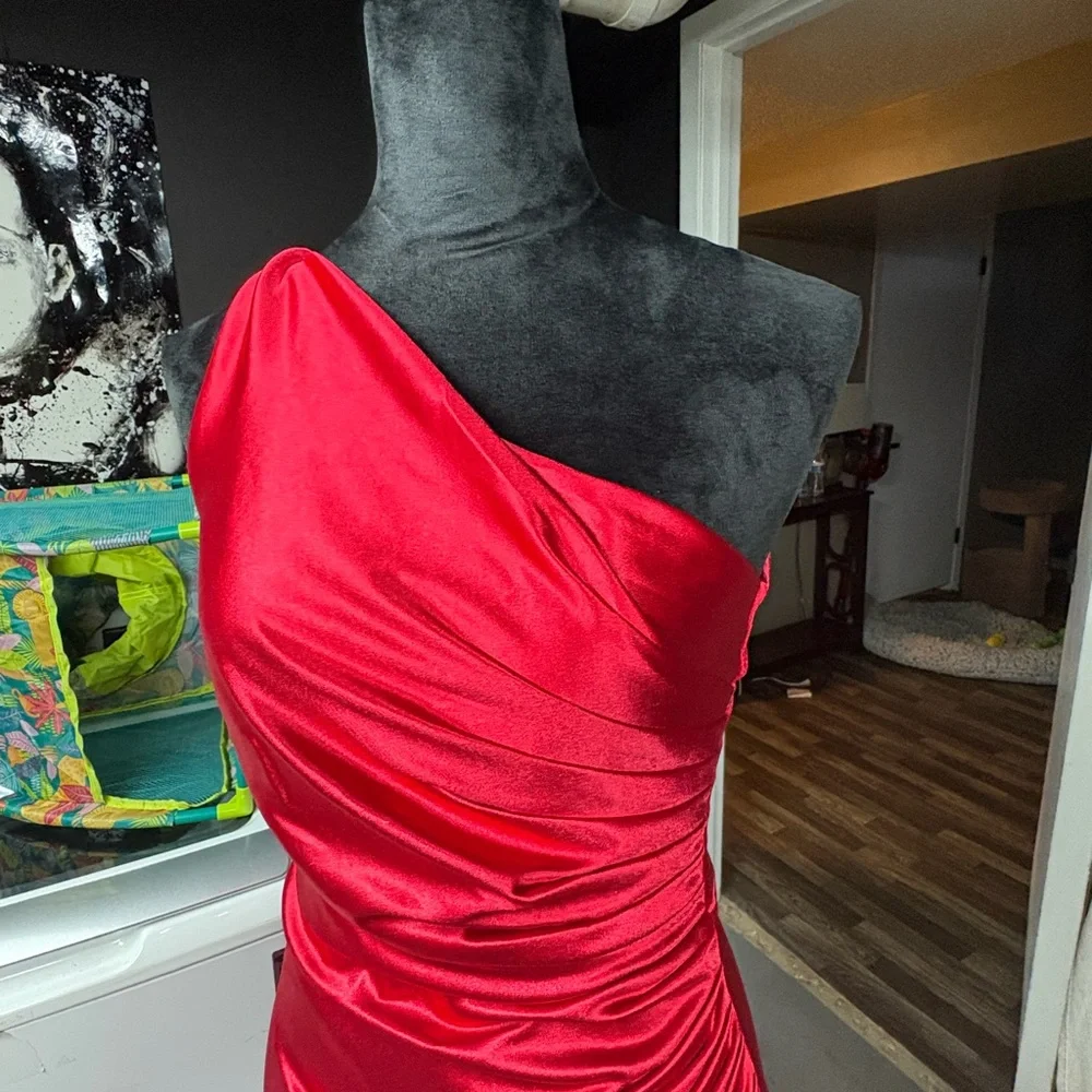 Vintage Red One Shoulder Dress - Picture 4 of 5